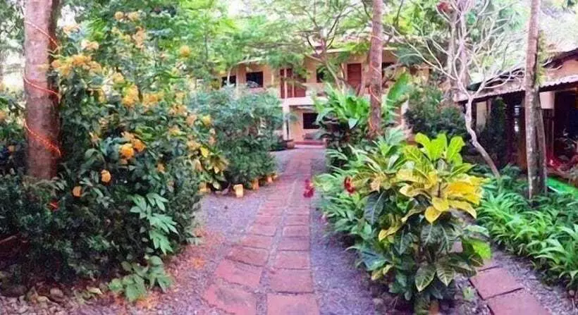 هتل Tropical Sands Dominical Eco Inn