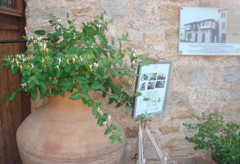 Oikia Alexandrou Traditional Inn