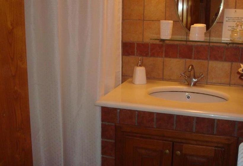 Oikia Alexandrou Traditional Inn