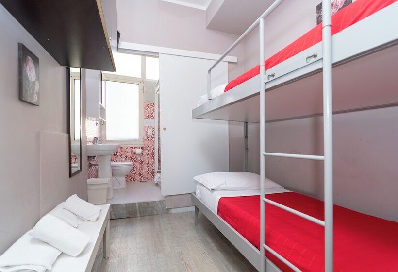 פונדק Ostello Le Sirene