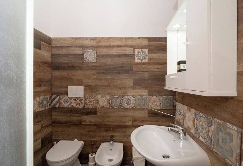 פונדק Ostello Le Sirene