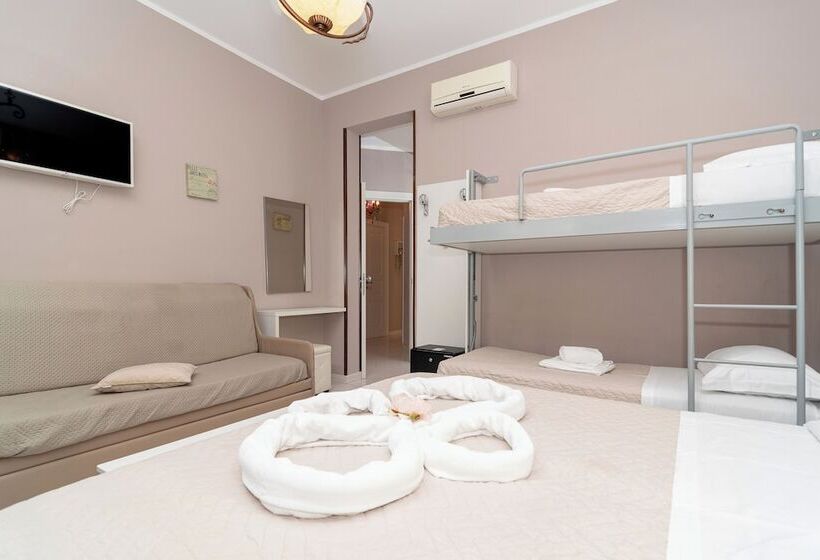 פונדק Ostello Le Sirene