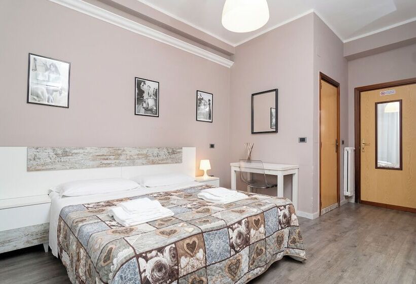 פונדק Ostello Le Sirene