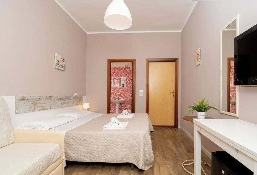 פונדק Ostello Le Sirene