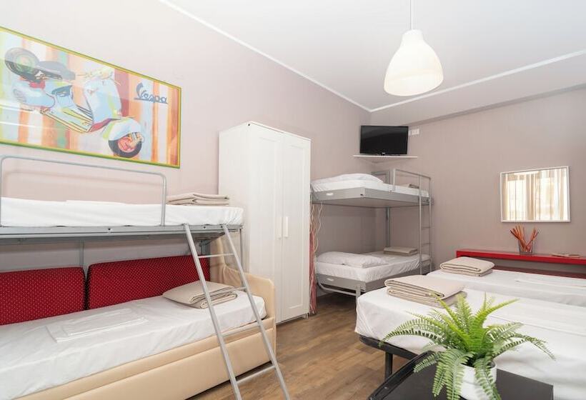 פונדק Ostello Le Sirene