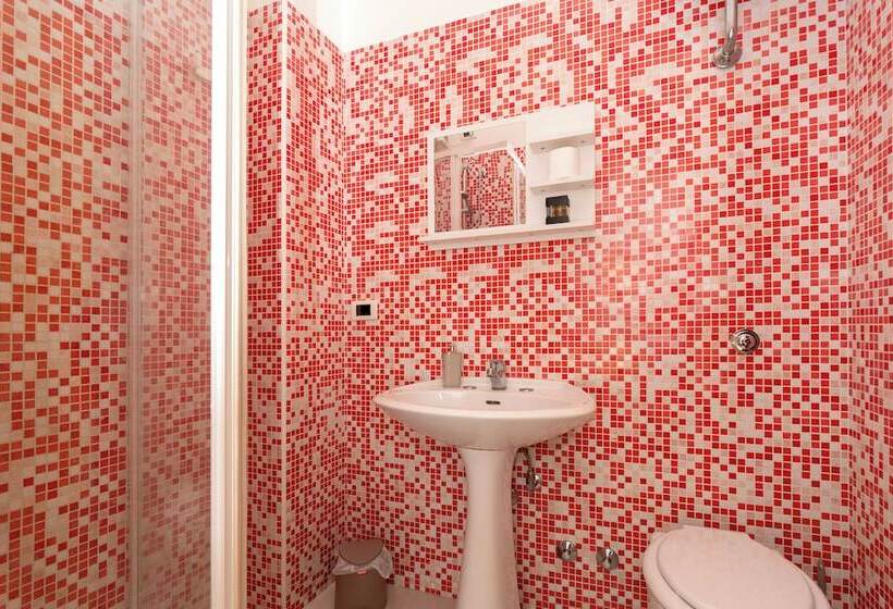 פונדק Ostello Le Sirene