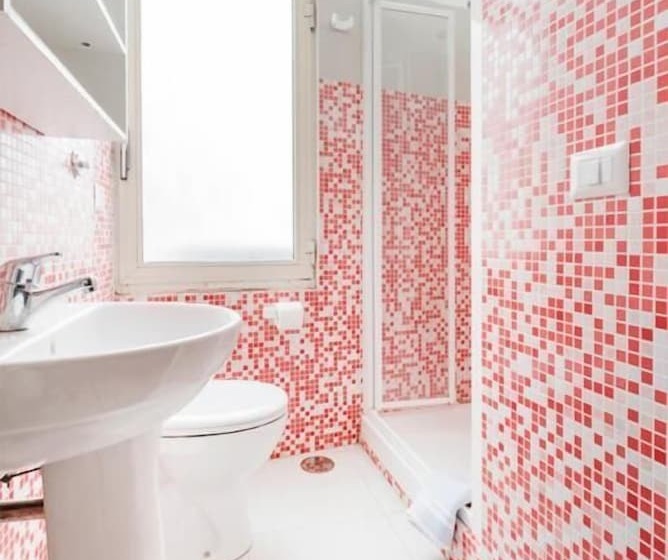 פונדק Ostello Le Sirene