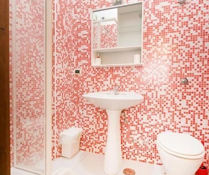 פונדק Ostello Le Sirene