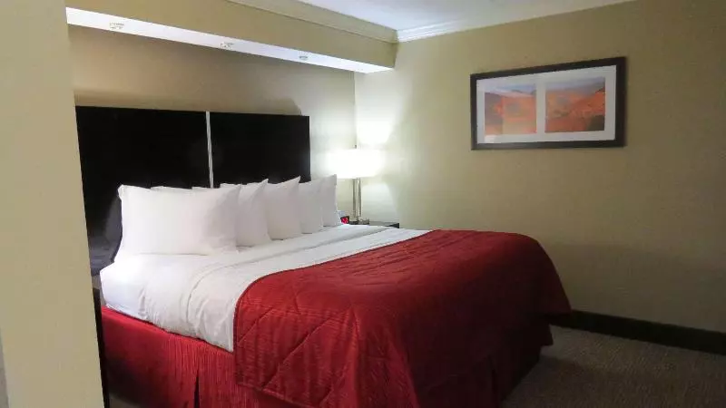 Отель Best Western Plus Hartford Lodge