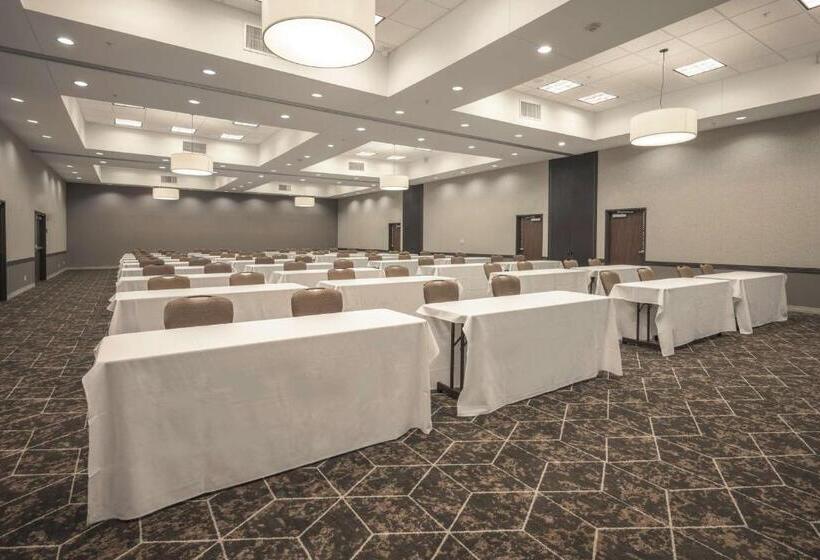 Отель Best Western Premier Bryan College Station