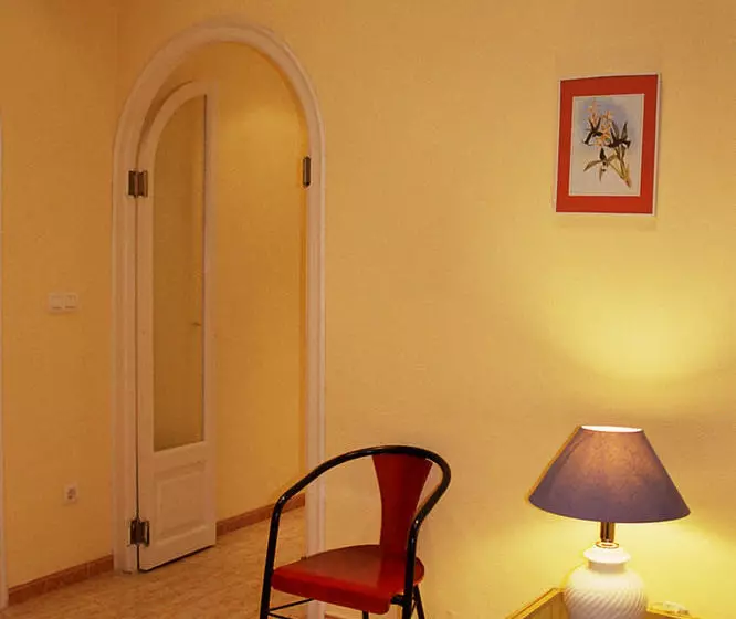 Отель Pensión Moratin