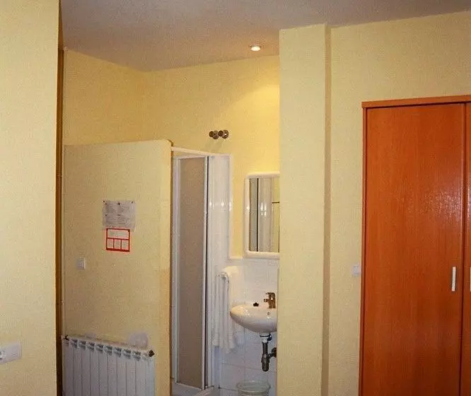 Отель Pensión Moratin