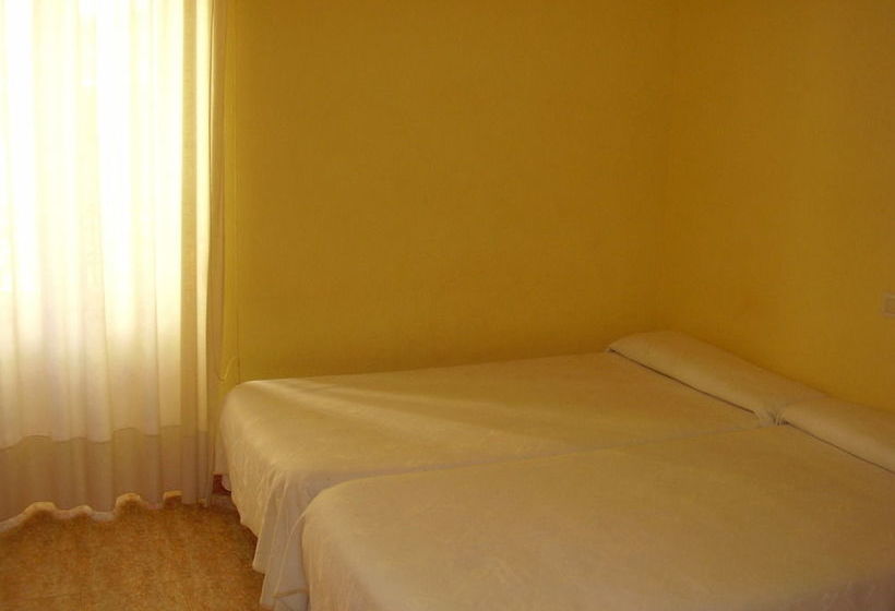 هتل Pensión Moratin