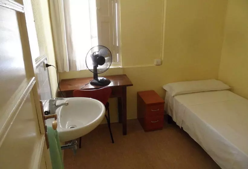 Отель Pensión Moratin