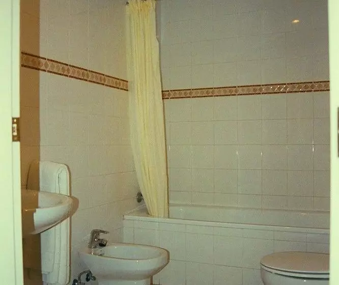 Отель Pensión Moratin