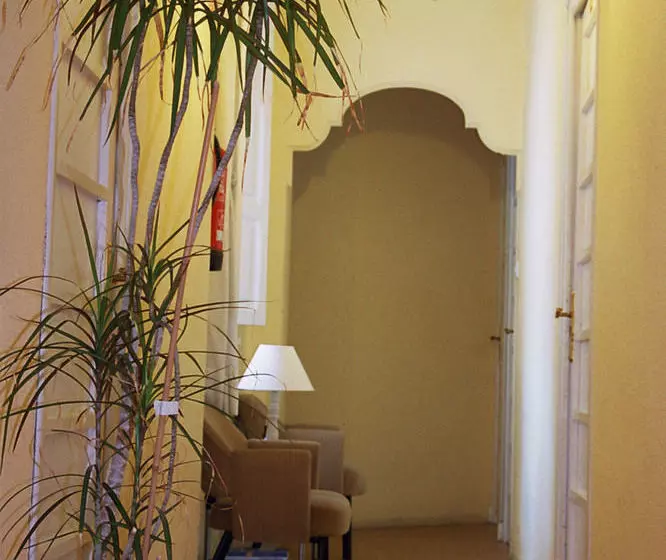 Отель Pensión Moratin