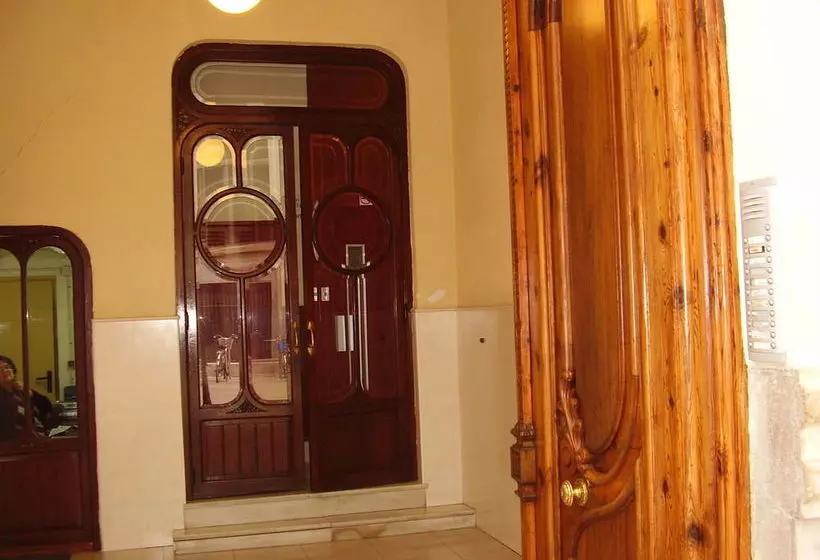 Отель Pensión Moratin