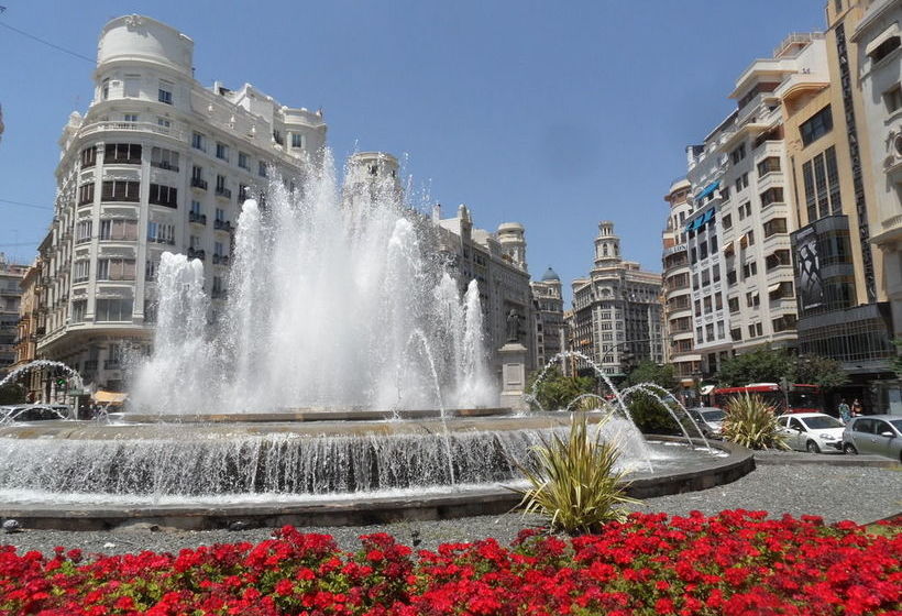 هتل Pensión Moratin