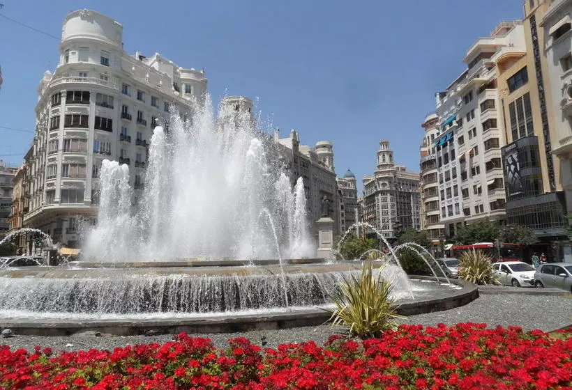 Отель Pensión Moratin