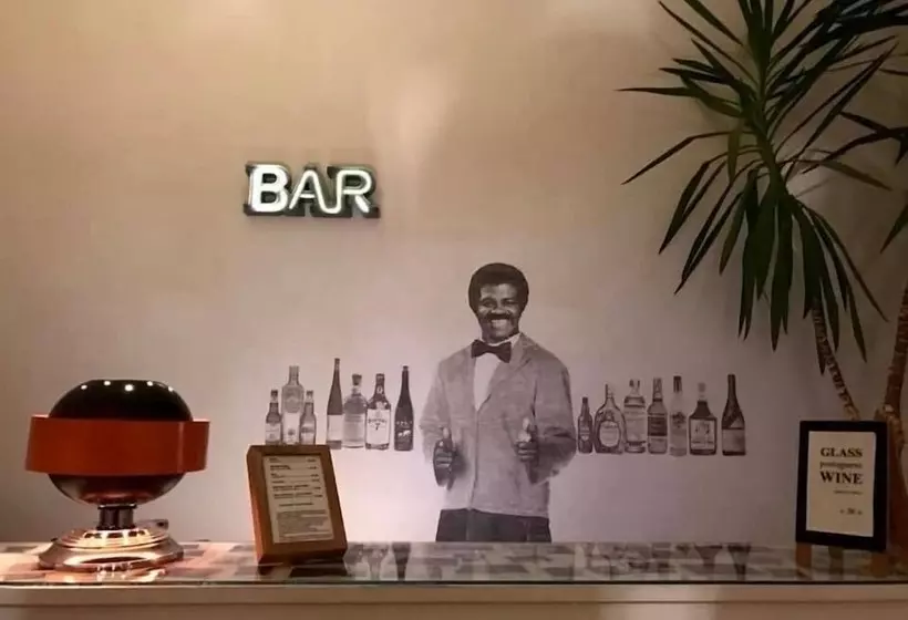 هتل Living Lounge Hostel