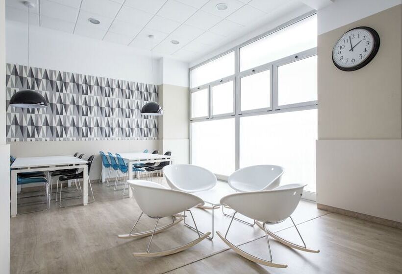 Residencia Universitaria Blas De Otero