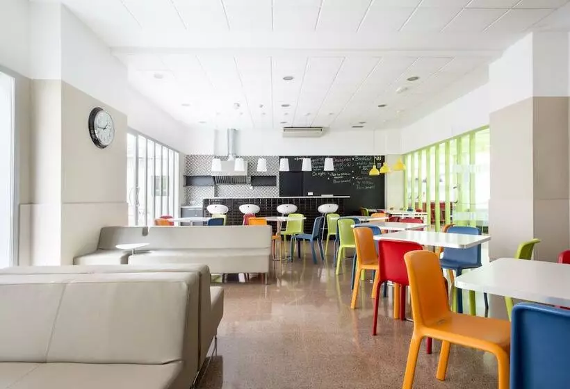 Residencia Universitaria Blas De Otero