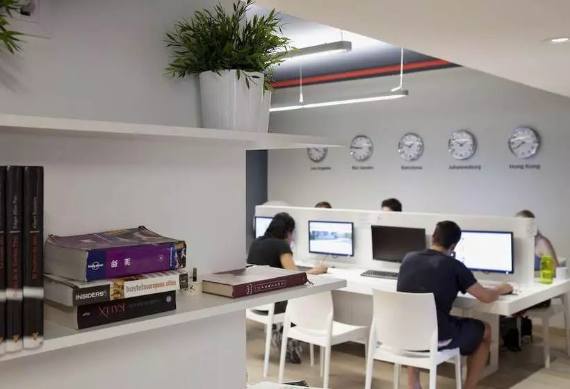 Sant Jordi Hostels Sagrada Familia