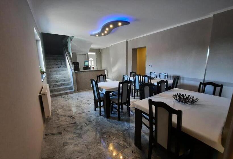 민박 Borostyán Panzió