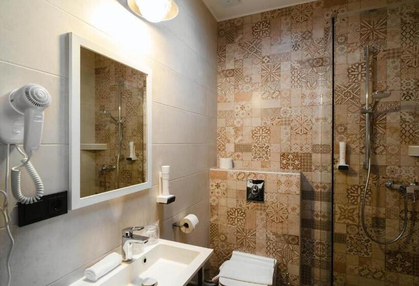 ベッドアンドブレックファースト Dominium Pincészet és Panzió