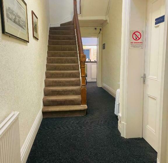 مبيت وإفطار The Roadhouse