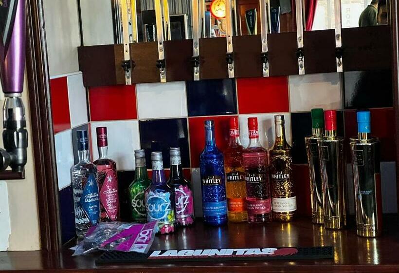 مبيت وإفطار The Roadhouse