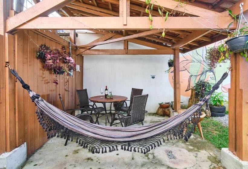 Pensão Econtainer Ubatuba