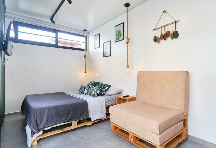 Pensão Econtainer Ubatuba