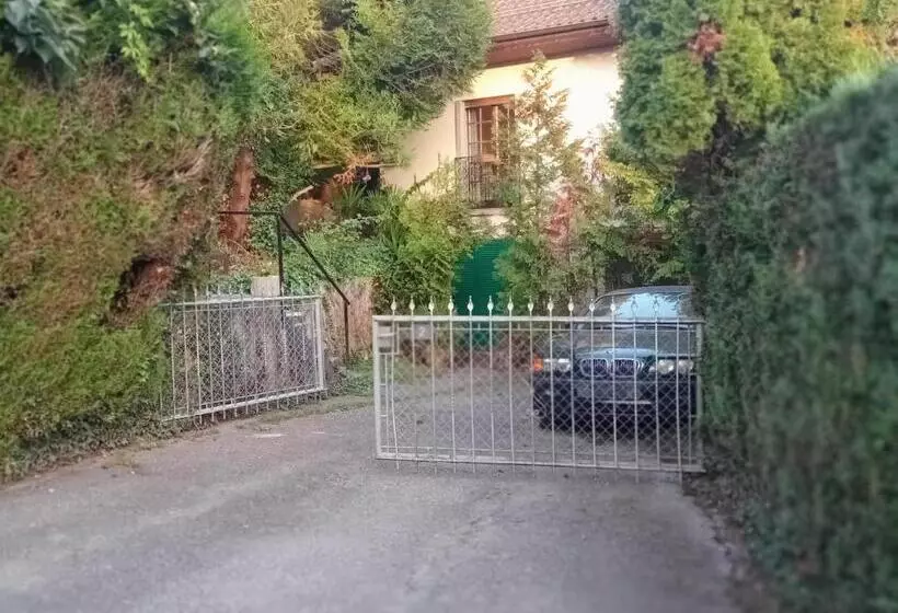 ペンション Petit St George 100mt Du Lac