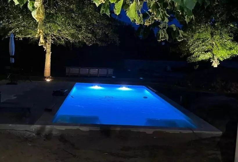 Aamiaismajoitus (B&B) Le Domaine Des Volets Bleus