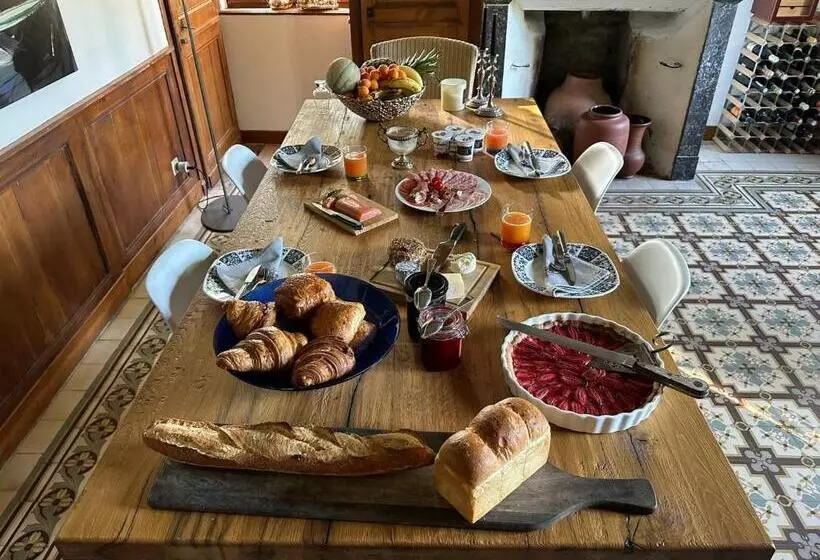 Aamiaismajoitus (B&B) Le Domaine Des Volets Bleus