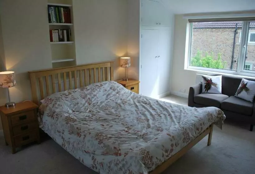 Hillcroft Luxury Bed & Breakfast