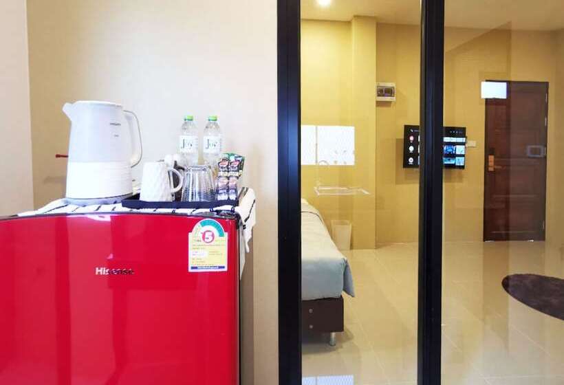 هتل The Middle Town Sha