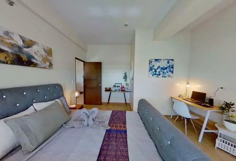 2 Br Corner Executive Suite At Lafayette Park Square Megaworld Blvd Unit 5h