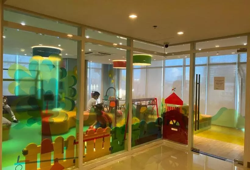 2 Br Corner Executive Suite At Lafayette Park Square Megaworld Blvd Unit 5h