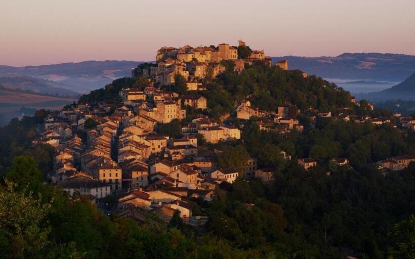 بنسيون Bauhaus Saint Pierre