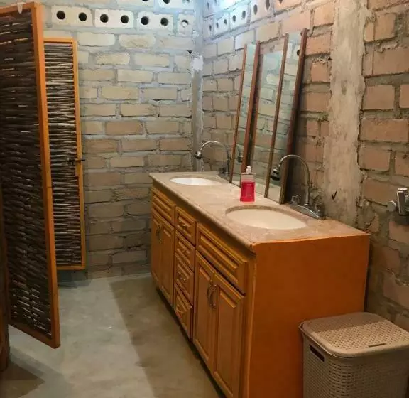 Majatalo Susu’z Village Hostel And Rooms