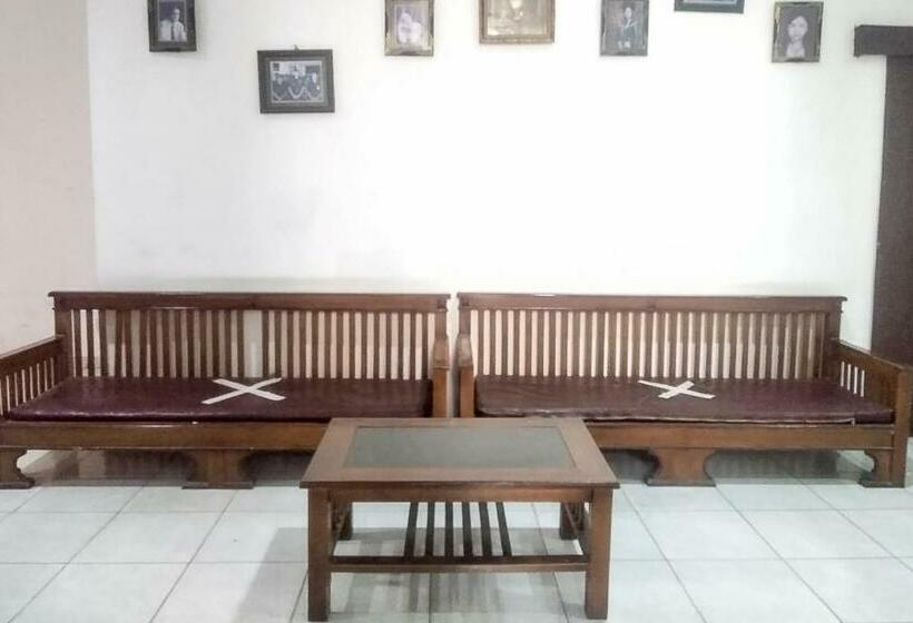 ホテル Pavilon Homestay Near Stikes Harapan Ibu Redpartner