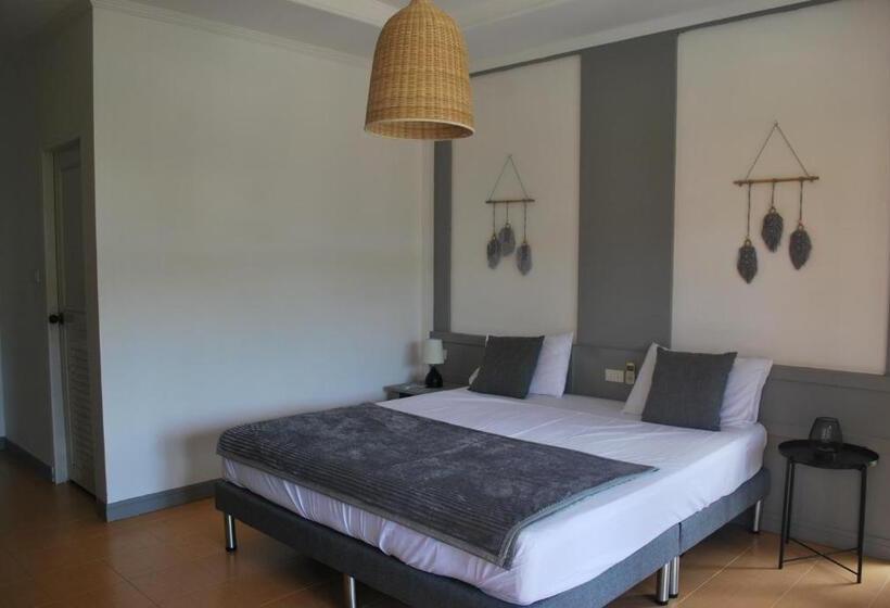 בית מלון כפרי Red Pearl Beach Resort