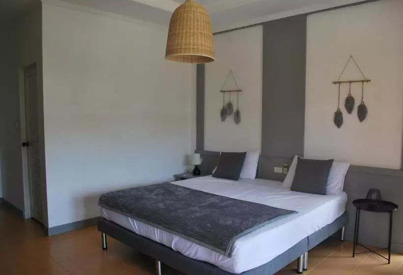 Hotelli Red Pearl Beach Resort