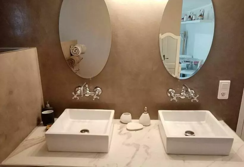 Majatalo Au Coeur Du Luberon