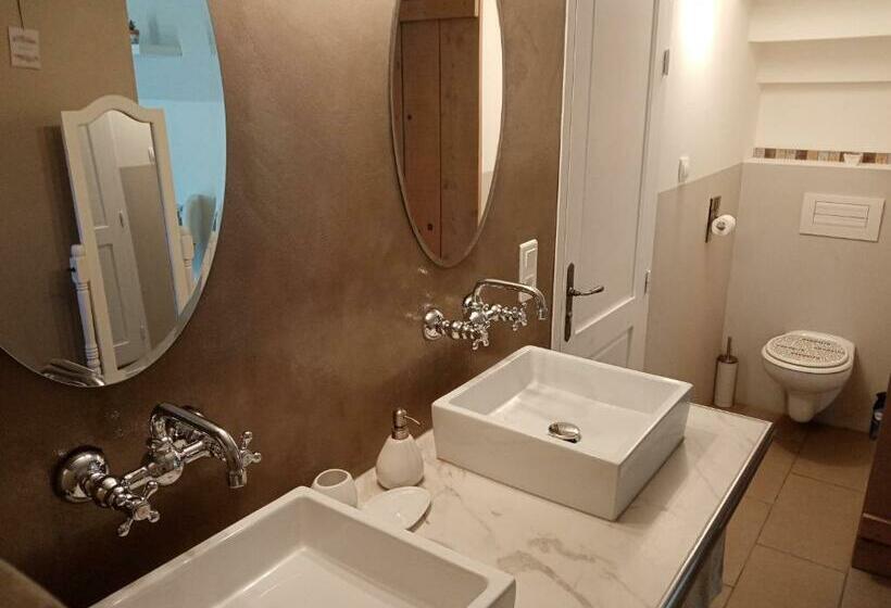 פנסיון Au Coeur Du Luberon