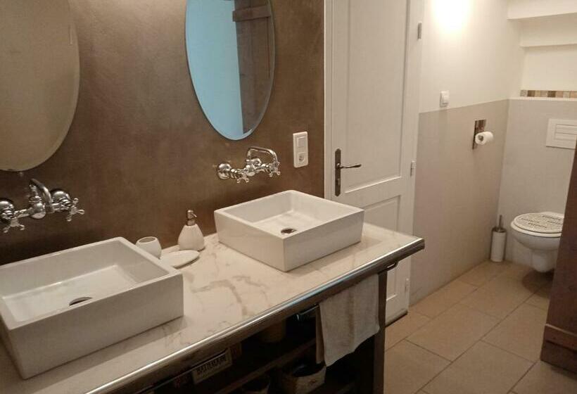 פנסיון Au Coeur Du Luberon