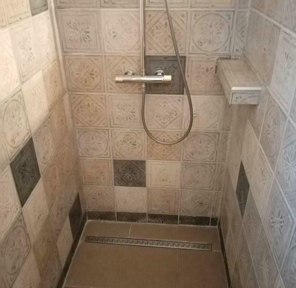 פנסיון Au Coeur Du Luberon