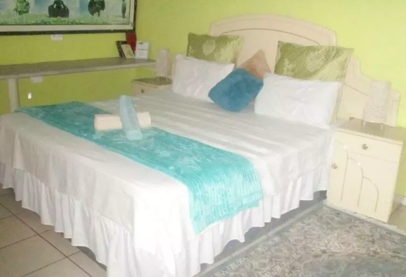 پانسیون Waterberyy Guest Lodge